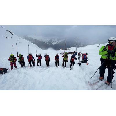 Dos alpinistas muertos y cinco heridos por una avalancha en los Alpes italianos