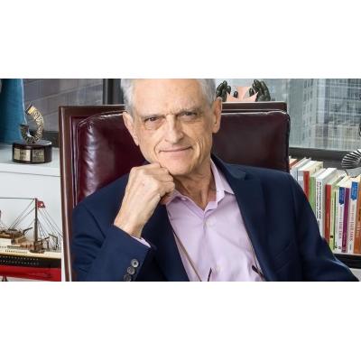 Luis Rojas Marcos, psiquiatra: “Sigue llamando la atención que un viejo pueda ser feliz”