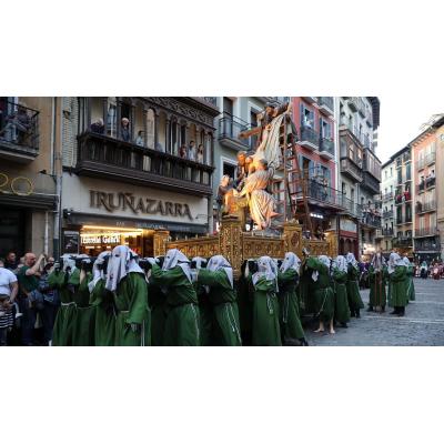 "Hay que dar el salto de la acera a la procesión en Pamplona"