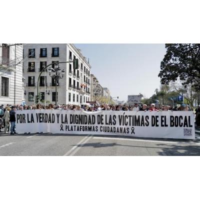 Medio millar de personas marcha en silencio por Santander y pide actuar para que las muertes de El Bocal "no sean en vano"