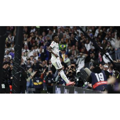 El Madrid se lleva el derbi y sostiene la pugna por LaLiga