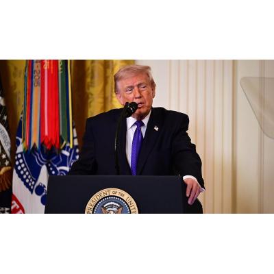 Trump ordena posponer cinco días los ataques a centrales eléctricas tras "conversaciones muy buenas" con Irán