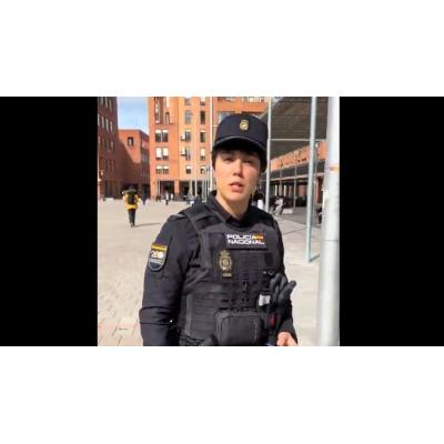 La Policía Nacional explica el gesto que "puede marcar un antes y un después en la vida de alguien que está en apuros"