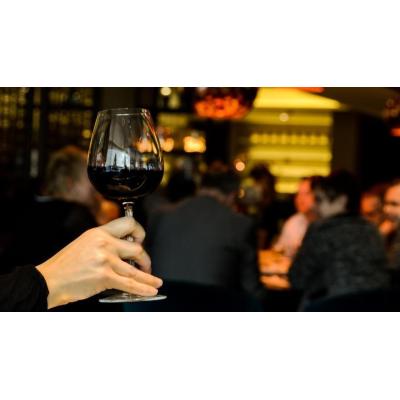La Universidad de Navarra impulsa el mayor estudio realizado sobre el consumo de alcohol en mayores de 50 años