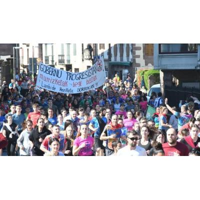 La Korrika pasa por Elizondo con gran participación y ambiente festivo