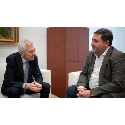 Unai Hualde recibe a Josep Casadevall, exvicepresidente del Tribunal Europeo de Derechos Humanos