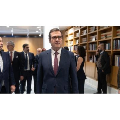 Garamendi aplaude el rechazo al nuevo registro horario y acusa a Trabajo de “invasión de la intimidad”