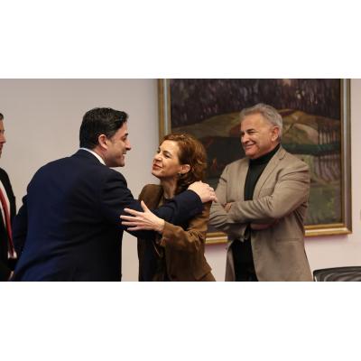 Arizcuren: "El reservado del hipódromo es como una caseta de obra donde todos comen apelotonados"