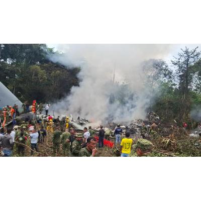 Ascienden a 66 los muertos en el accidente del avión militar estrellado al sur de Colombia