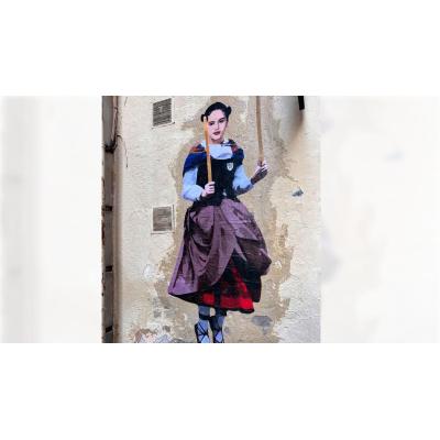 LKN viste a Rosalía de dantzari en las calles de Barcelona