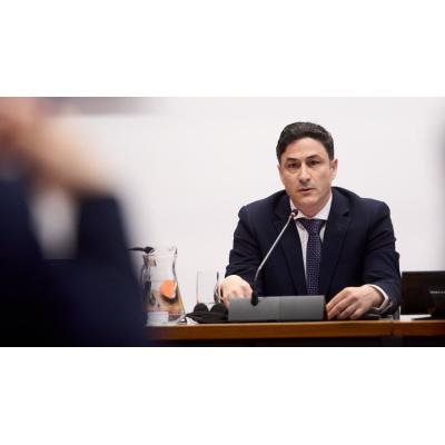 Arizcuren admite una amistad estrecha con Santos Cerdán pero niega cualquier relación profesional con él