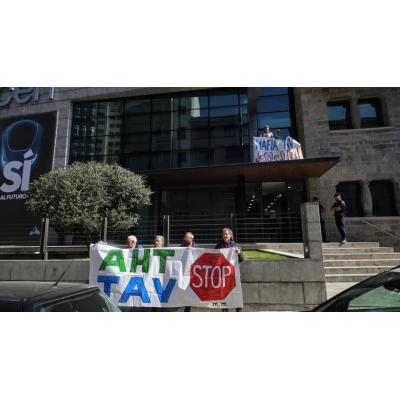 Protesta contra el TAV en la CEN
