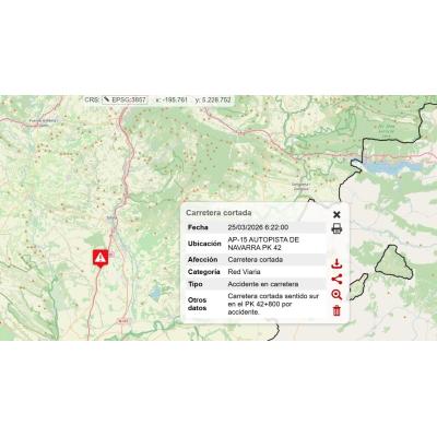 Cortada la AP-15 por el vuelco de un camión cuyo conductor se encuentra con pronóstico reservado
