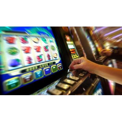 Los salones de juegos y apuestas de Navarra comienzan a controlar el acceso para proteger a los menores