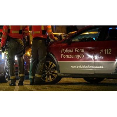 Un camionero de 45 años, herido tras salirse de la vía y volcar en la AP-15 a la altura de Olite