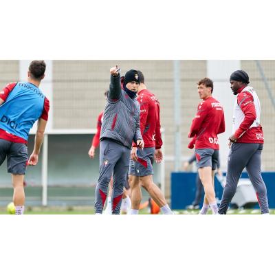 Un cuadro gastrointestinal deja fuera del entrenamiento a Sergio Herrera