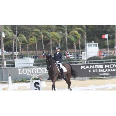 Debut en el circuito internacional de doma de la estellesa Ángela Hermoso de Mendoza