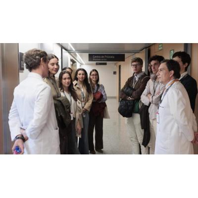 Casi 180 futuros médicos se asoman a la Clínica Universidad de Navarra antes de elegir residencia