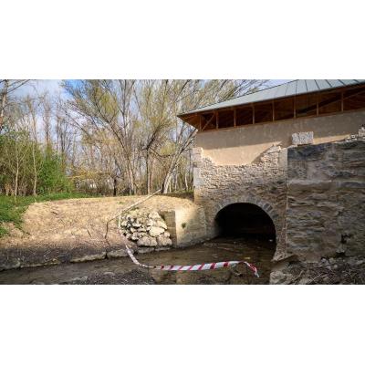 Fotos de la rehabilitación del molino de Ilundáin en el parque fluvial del Arga