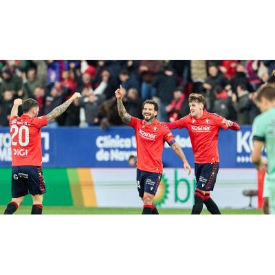 Cuando Osasuna entra en el examen: la Olimpiada de Física analiza un tiro de Rubén García