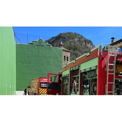 Sofocado un incendio declarado en la chimenea de una vivienda de dos plantas en Urzainki