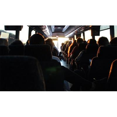 El autobús gratis que recorrerá 16 pueblos de Navarra en Semana Santa y cambia la forma de visitarlos