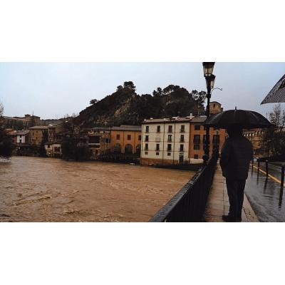 La calle Ruiz de Alda de Estella se renueva y gana protección ante las riadas