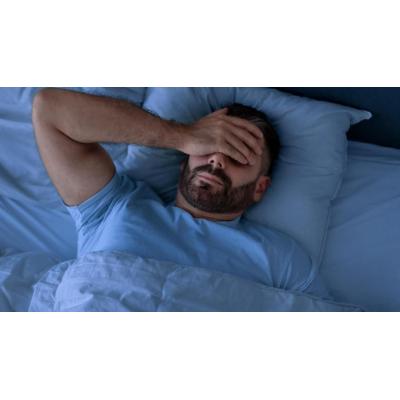 Adiós al insomnio: cuatro trucos "para dormir que no sabías", según un agente de emergencias