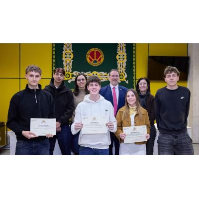 Triple empate en Navarra en la Olimpiada de Economía: estos son los alumnos que competirán ahora a nivel nacional