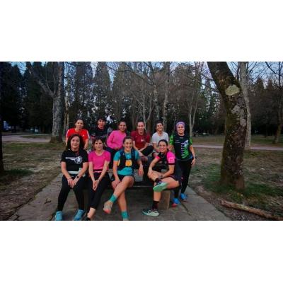 Kukuneskak, la fuerza de correr juntas en el monte