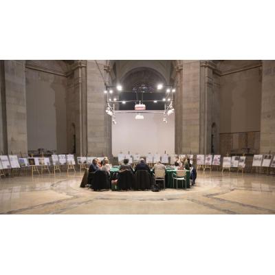 El jurado del concurso de Los Caídos delibera bajo la cúpula del monumento
