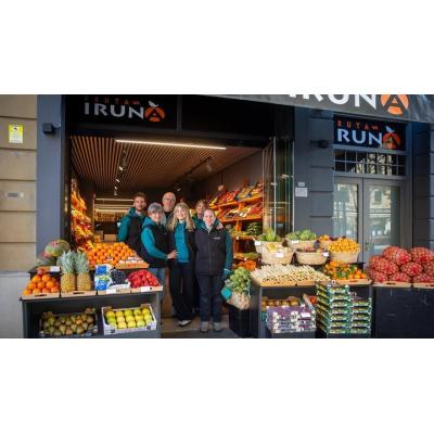 La tercera generación de Frutas Iruña coge los mandos
