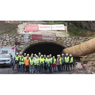 La foto de Óscar Chivite en la obra que Anticorrupción de Navarra declaró nula: con el cartel de Servinabar retirado