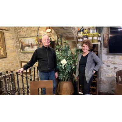 Pedro y Marisol, 25 años en su hotel rural de un pueblo de Navarra: “Vine aquí por amor”