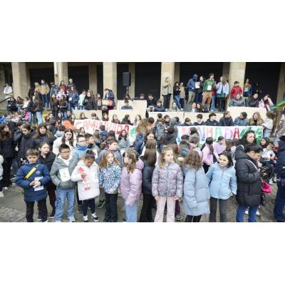Multitudinaria celebración de la XXIX edición de la Caminhada en Pamplona