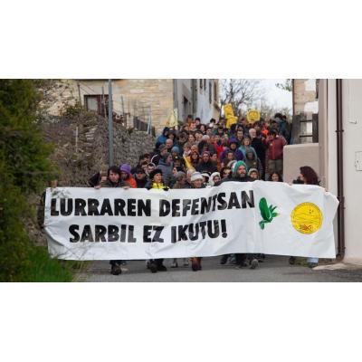 Fotos de la protesta en Etxauri contra el proyecto fotovoltaico en Sarbil