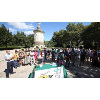 Seis años más, sin himno nacional