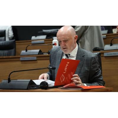 Peligro: Navarra en venta