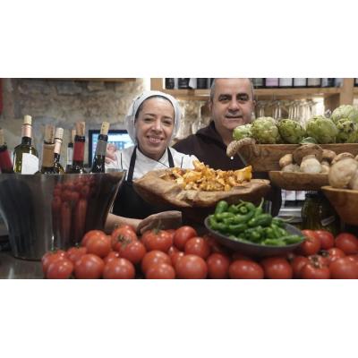 Moha Arab, hostelero en Donostia: “La barra enseña ritmo, trato y psicología fina”