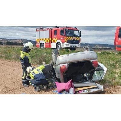 Trasladada una mujer tras salirse de la vía y volcar en la NA-125 a la altura de Tudela