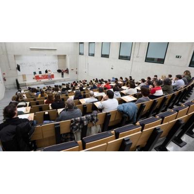 Más de 3.000 personas realizan en Navarra la OPE de 52 plazas para el puesto de conserje