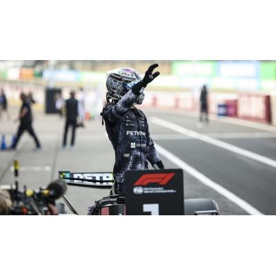 Antonelli nuevo líder al ganar en Suzuka; Sainz fue decimoquinto y Alonso, el 18