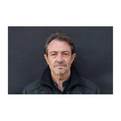 Juan Gracia, escritor: "La enfermedad, una situación límite, amplifica las virtudes y los defectos"