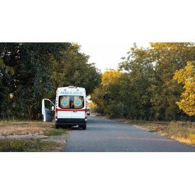 Una mujer en muerte cerebral recupera la consciencia al pasar la ambulancia por un bache