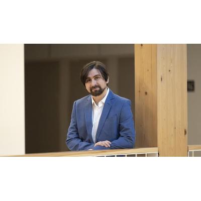 Investiga en su tesis en la UPNA sobre alternativas seguras a los antibióticos para animales y humanos utilizando huevos y embriones de trucha
