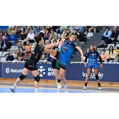 El Super Amara Bera Bera se lleva el derbi ante el Beti Onak (31-25)