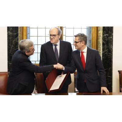 La Iglesia y el Gobierno español firman el protocolo para indemnizar a las víctimas de abuso sin definir cuantías