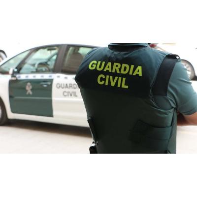 Agrede a mordiscos a policías y sanitarios tras ser detenido por intentar robar un coche en Cantabria
