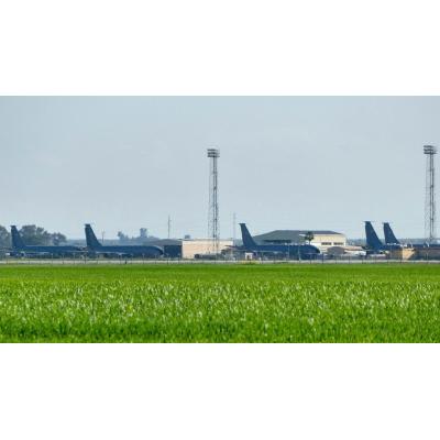 España cierra su espacio aéreo a los aviones implicados en la guerra de Irán