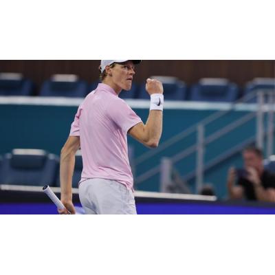 Sinner sella el ‘Sunshine Double’ tras conquistar Miami y presiona a Alcaraz por el número 1